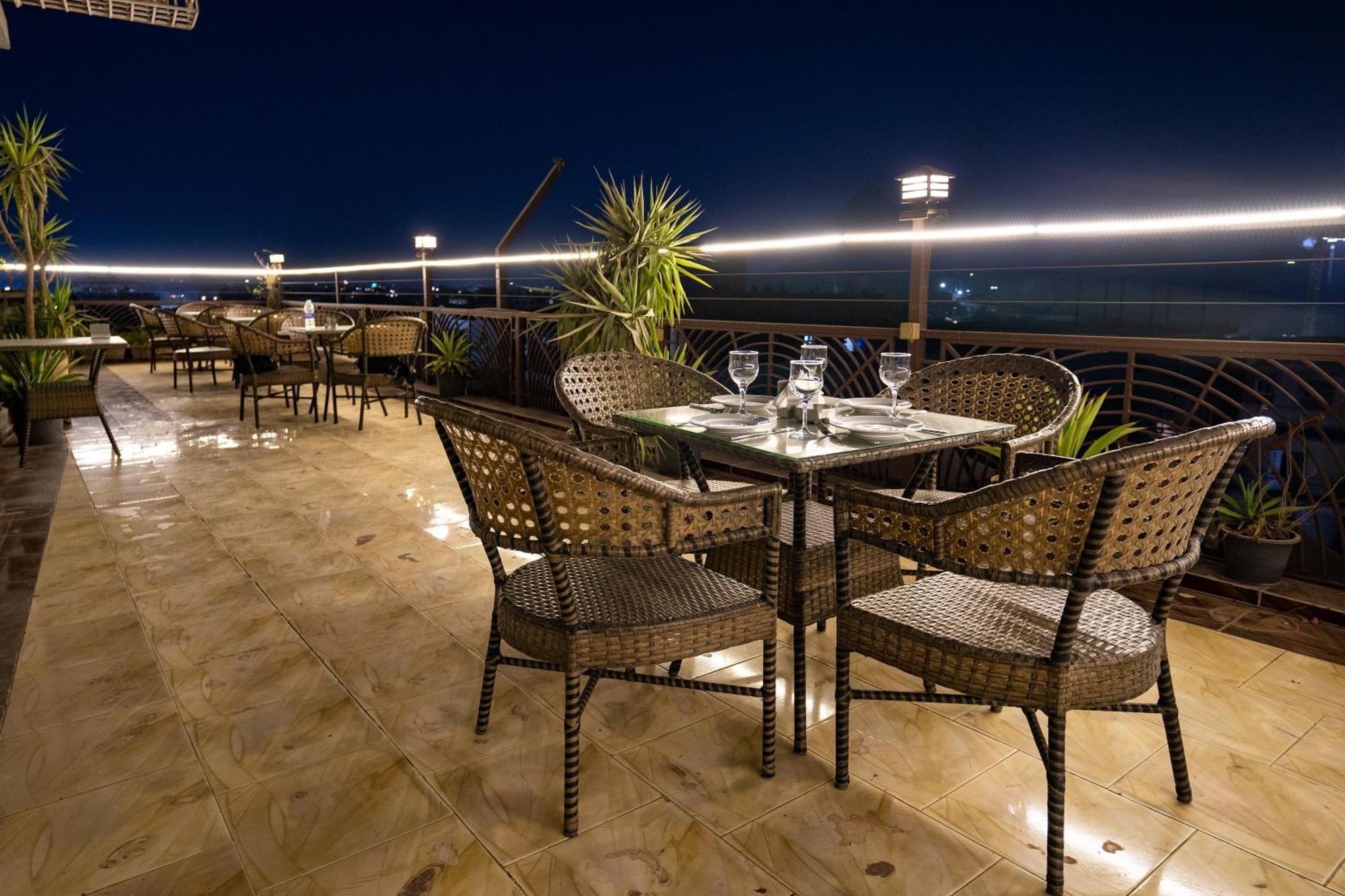 Отель Pyramids Gem Plaza Kafrat al Jabal Экстерьер фото